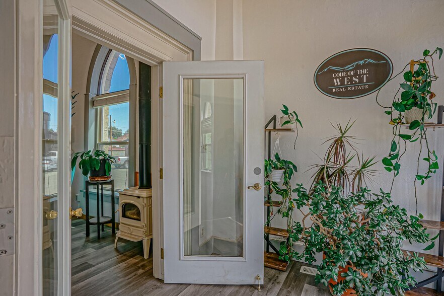 More Photos Of 431 University St, Trinidad Freestanding For Sale