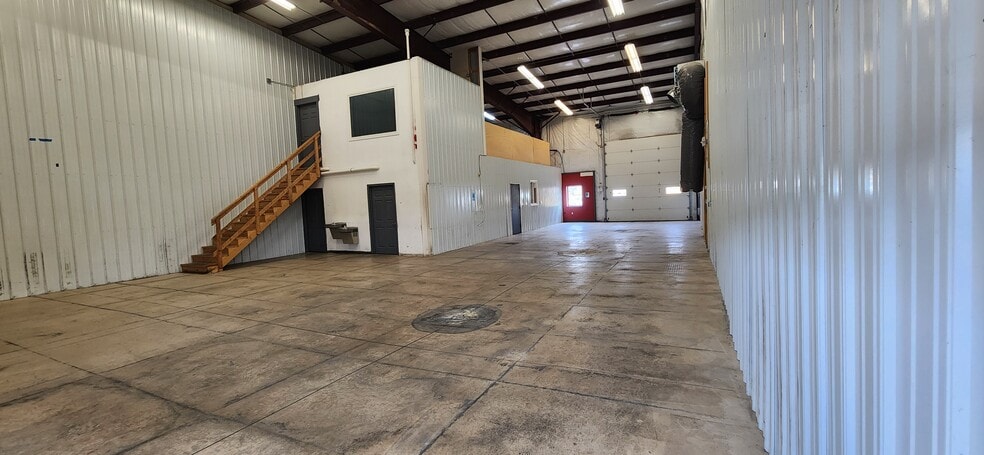More Photos Of 244 Grey Fox Dr, Montoursville Warehouse For Lease