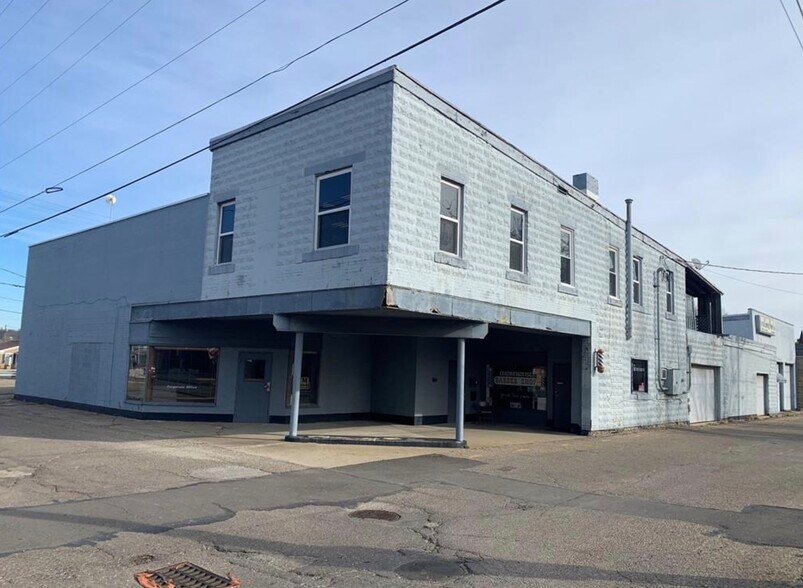 More Photos Of 145 1st Dr NE, New Philadelphia Flex For Lease