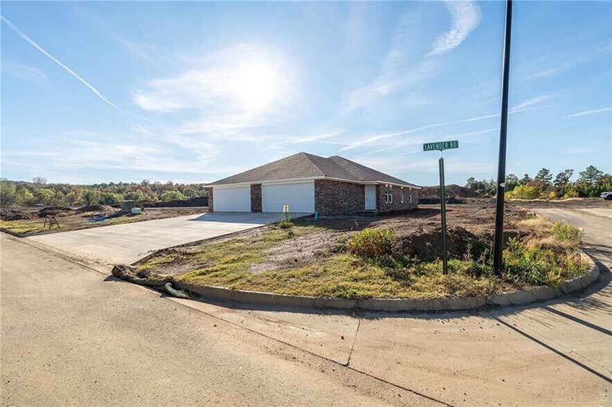 Primary Photo Of 1015 Lavender Rd, Fort Smith Apartments For Sale