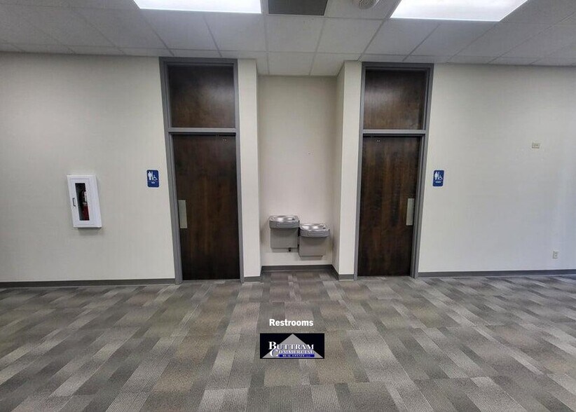 More Photos Of 2318 E 32nd St, Joplin Office For Lease