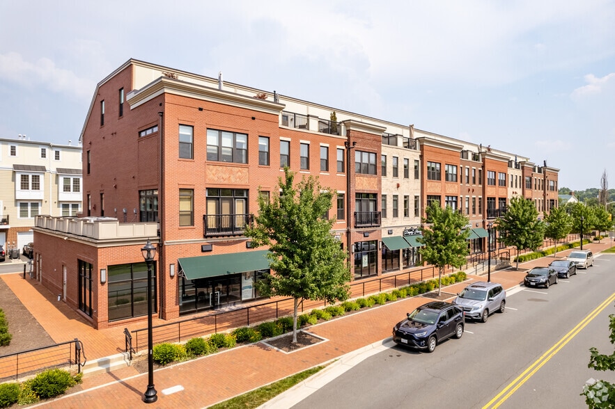 Primary Photo Of 200-225 Crescent Station Terr, Leesburg Apartments For Sale
