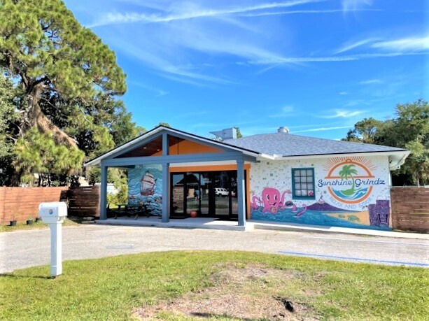 More Photos Of 1421 S 10th St, Fernandina Beach Freestanding For Sale