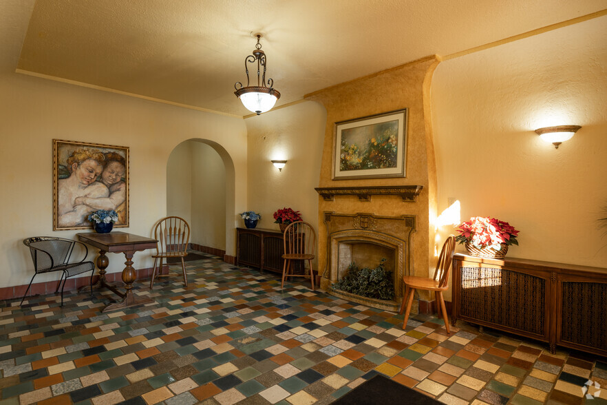 More Photos Of 16 Valley St, Seattle Apartments For Sale