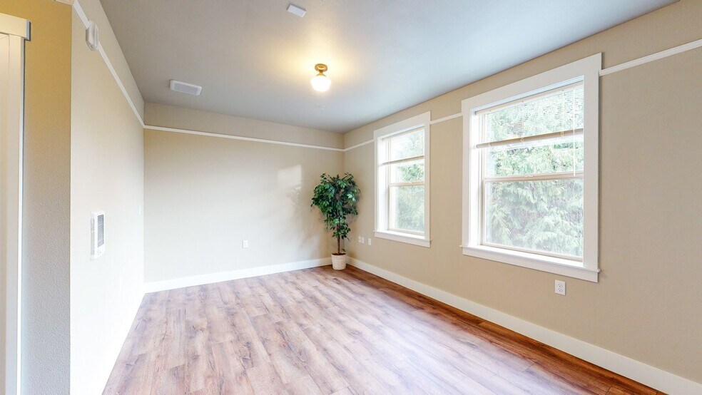 More Photos Of 1020 SE 60th Ave, Portland Apartments For Sale