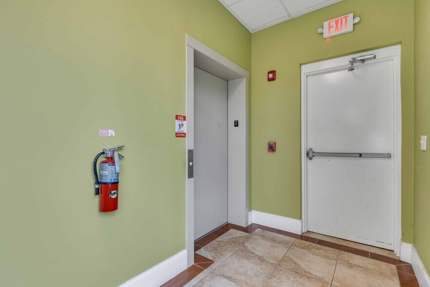 More Photos Of 1904 Savannah Hwy, Charleston Medical For Lease