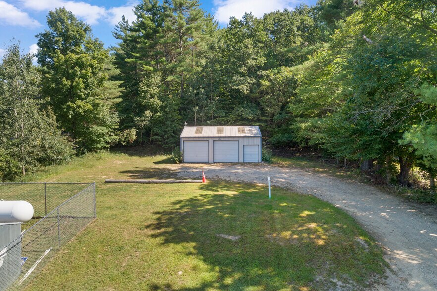 More Photos Of 107 Maple St, Barnstead Restaurant For Sale