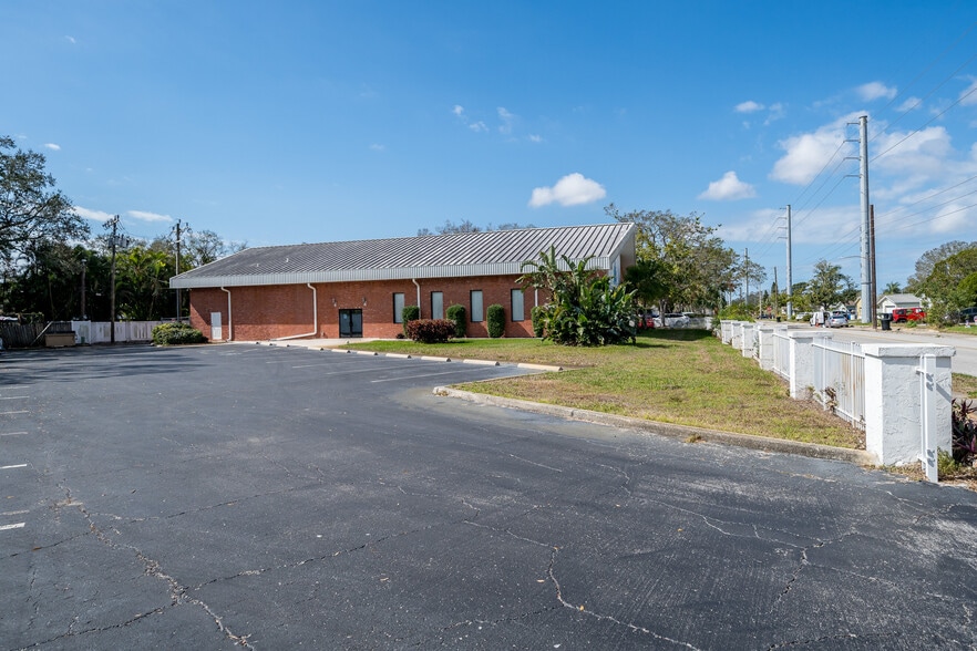 More Photos Of 3500 13th Ave N, Saint Petersburg Religious Facility For Sale