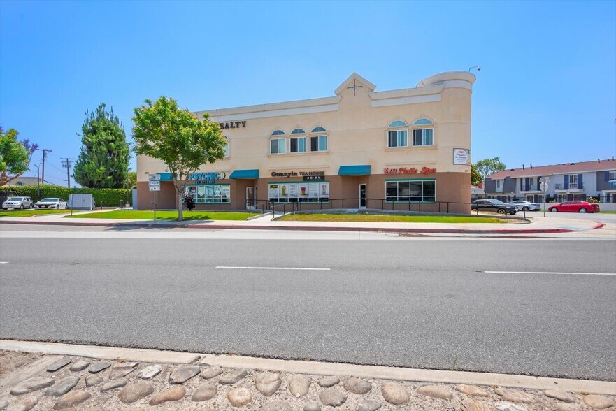 Primary Photo Of 550 S Glendora Ave, West Covina Storefront Retail Office For Lease