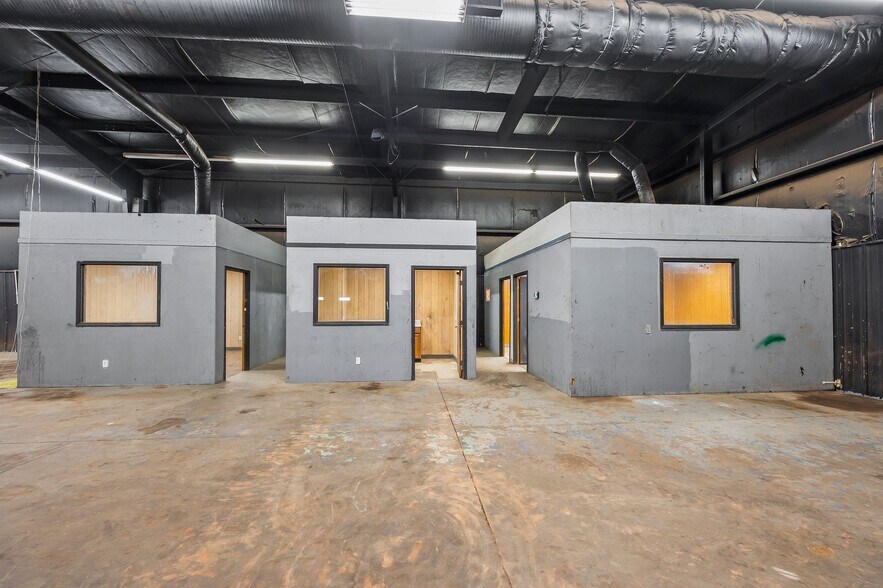 More Photos Of 110 Orbit Rd, Statesville Flex For Lease