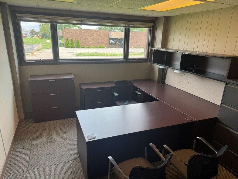 More Photos Of 2709 McGraw Dr, Bloomington Office Residential For Sale