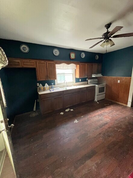 More Photos Of 61961 Dysart Woods Rd, Belmont Specialty For Sale