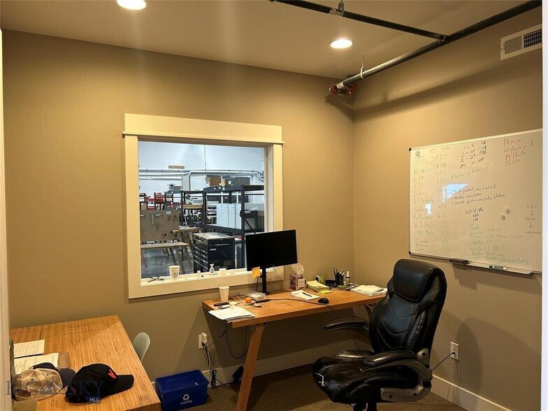 More Photos Of 119 Gold Miner Ln, Belgrade Flex For Lease