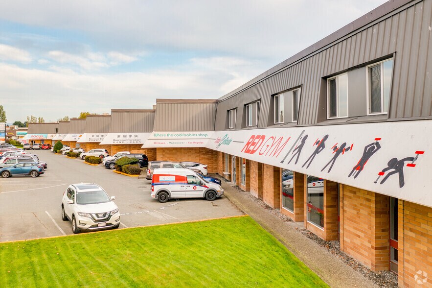 More Photos Of 7800-7900 Alderbridge Way, Richmond Showroom For Lease