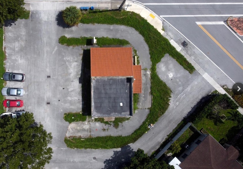 More Photos Of 14100 W Dixie Hwy, Miami Restaurant For Lease