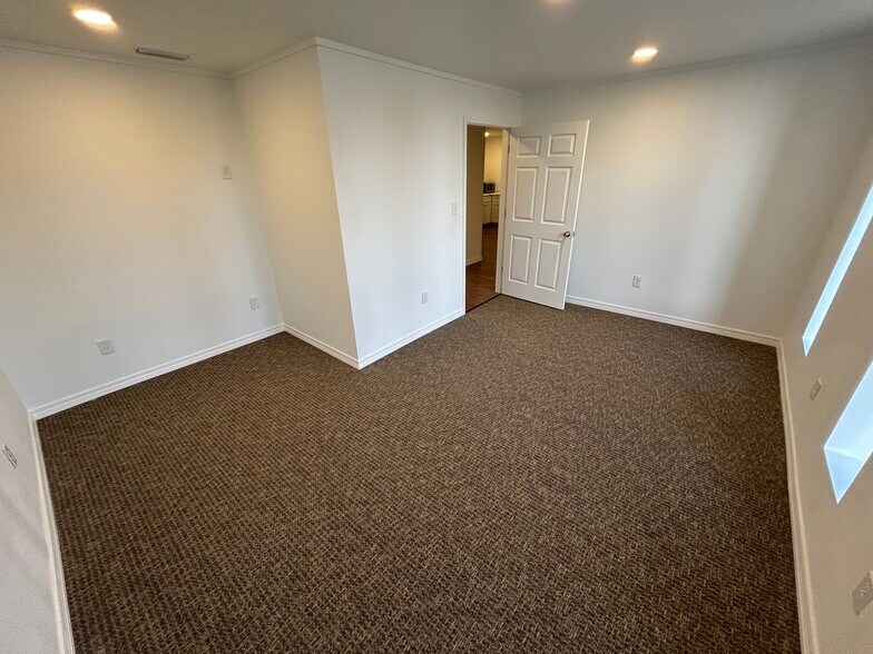 More Photos Of 5771 I 10 Industrial Pky N, Theodore Warehouse For Sale