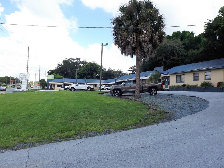 More Photos Of 2204 N Citrus Blvd, Leesburg Office For Sale