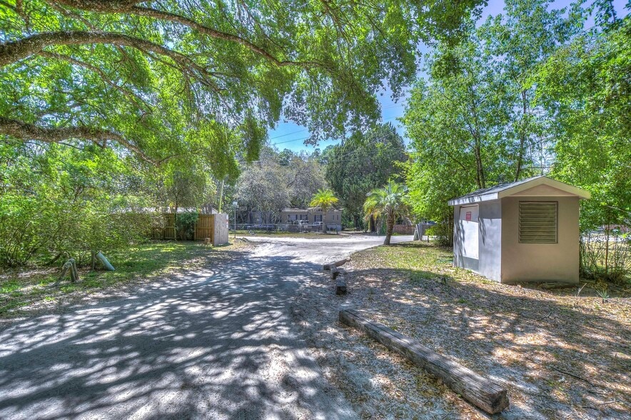 More Photos Of 20303 Old Somerset Acres Ln, Spring Hill Manufactured Housing Mobile Home Park For Sale