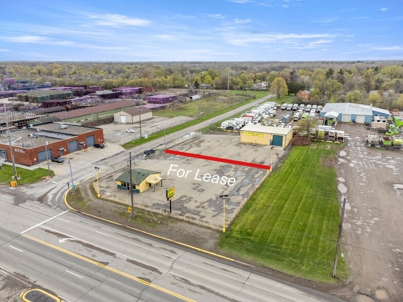 More Photos Of 6120 N Dort Hwy, Flint Service For Lease