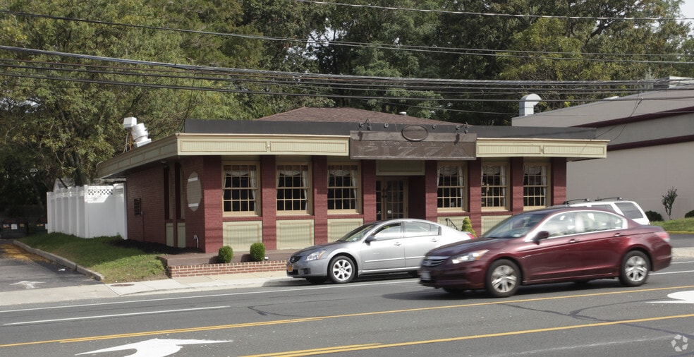 More Photos Of 881 E Jericho Tpke, Huntington Station Restaurant For Lease