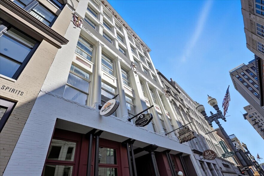 More Photos Of 418 S Gay St, Knoxville Office Residential For Lease
