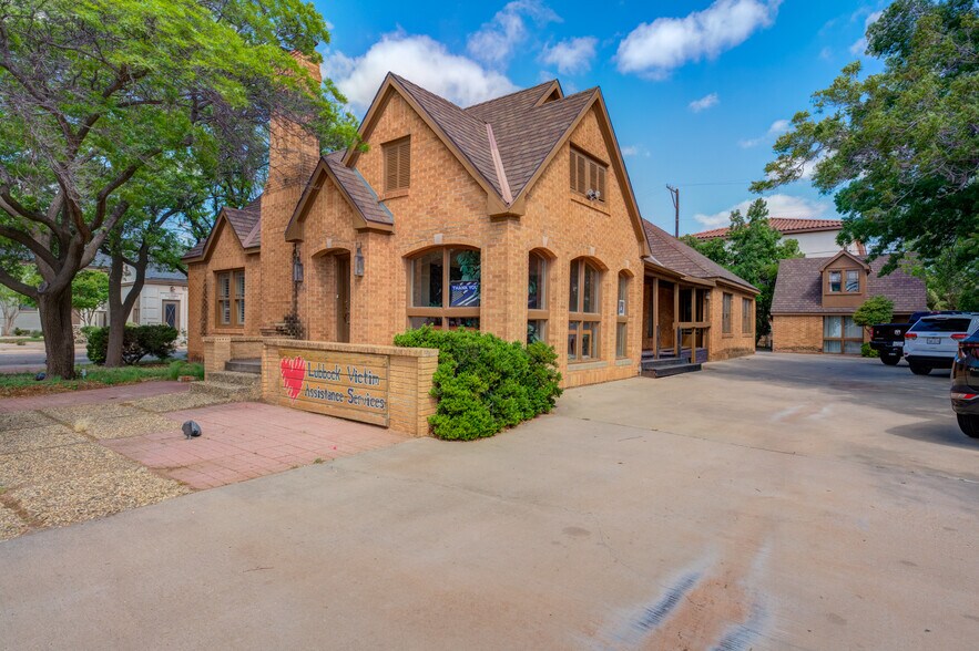 More Photos Of 2124 Broadway St, Lubbock Office For Sale