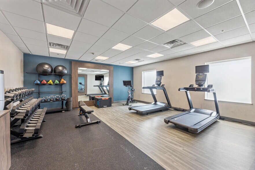 More Photos Of 3415 Ansley Blvd, Denison Hotel For Sale