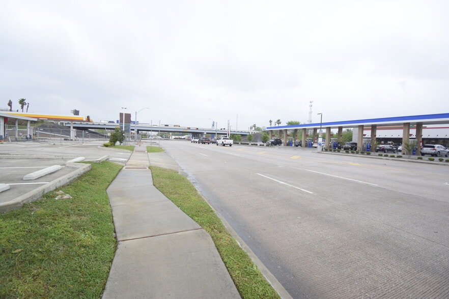 More Photos Of 1112 W Spencer Hwy, La Porte Storefront Retail Office For Lease