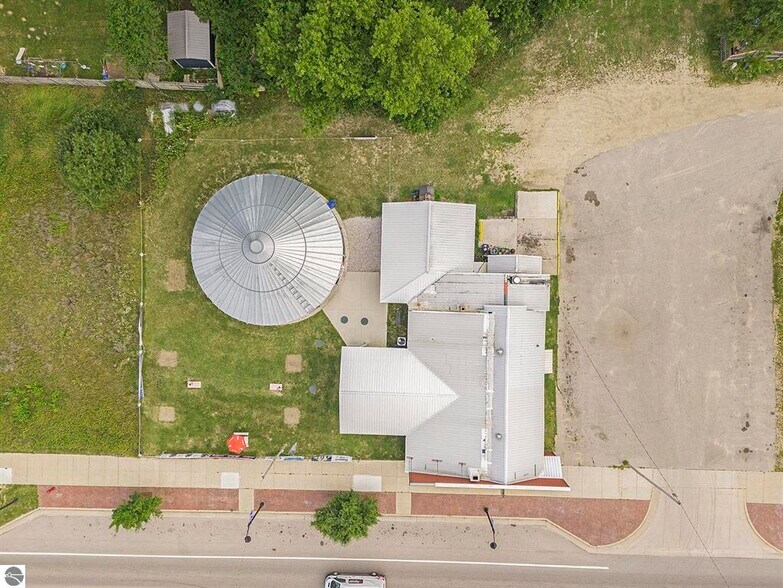 More Photos Of 116 W Wexford Ave, Buckley General Retail For Sale