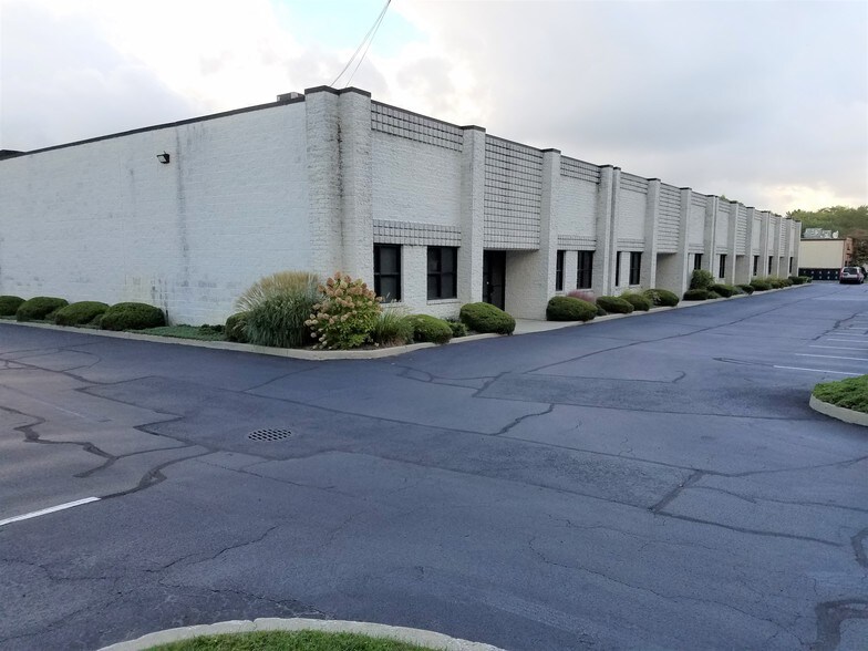 More Photos Of 7 Shirley St, Bohemia Warehouse For Lease