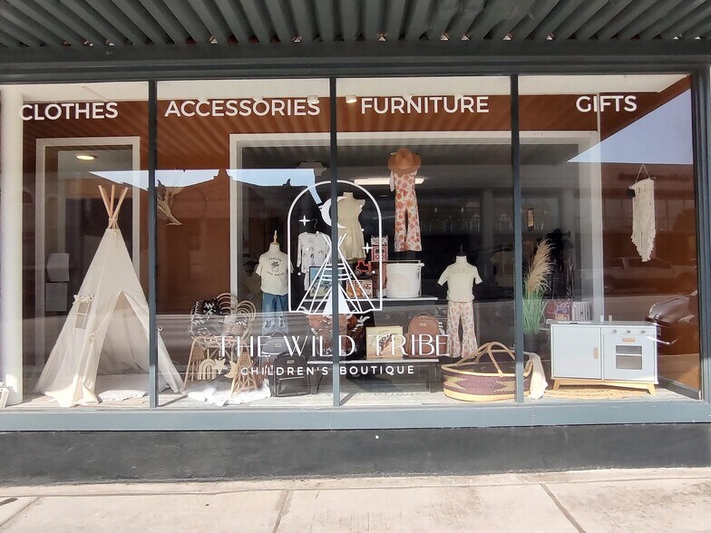 More Photos Of 211 N Main St, Taylor Storefront Retail Office For Lease