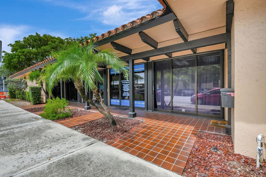 More Photos Of 101 N J St, Lake Worth Office For Lease