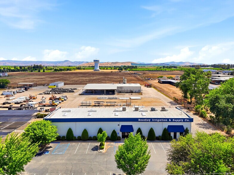 More Photos Of 1260 Buttonwillow Ave, Reedley Warehouse For Sale