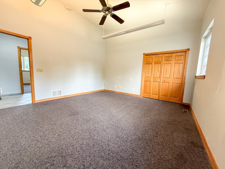 More Photos Of 118 S Main St, Medford Office For Lease