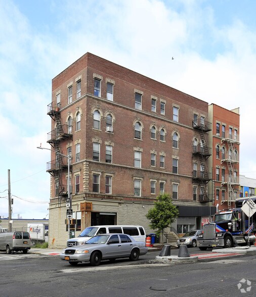 More Photos Of 148 Bruckner Blvd, Bronx Apartments For Lease