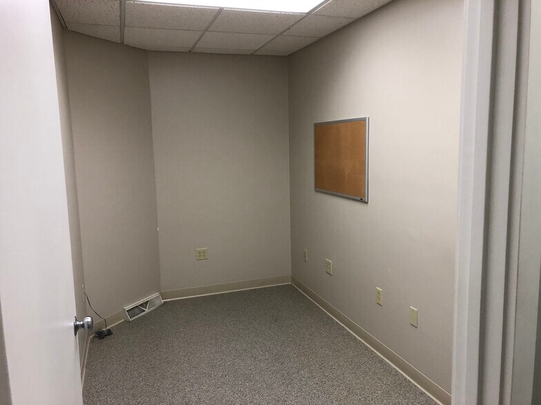 More Photos Of 1510 Cornwall Rd, Lebanon Medical For Sale