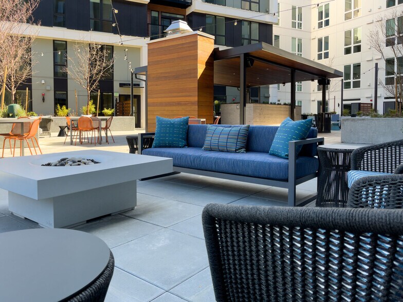 More Photos Of 11811-11821 NE 128th St, Kirkland Multifamily For Sale