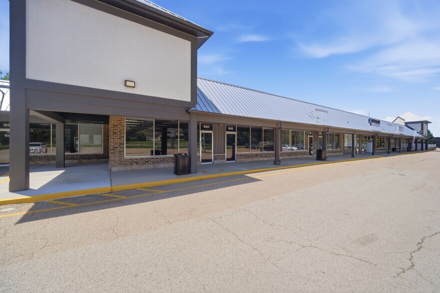 Primary Photo Of 944 E Roosevelt Rd, West Chicago Storefront For Lease
