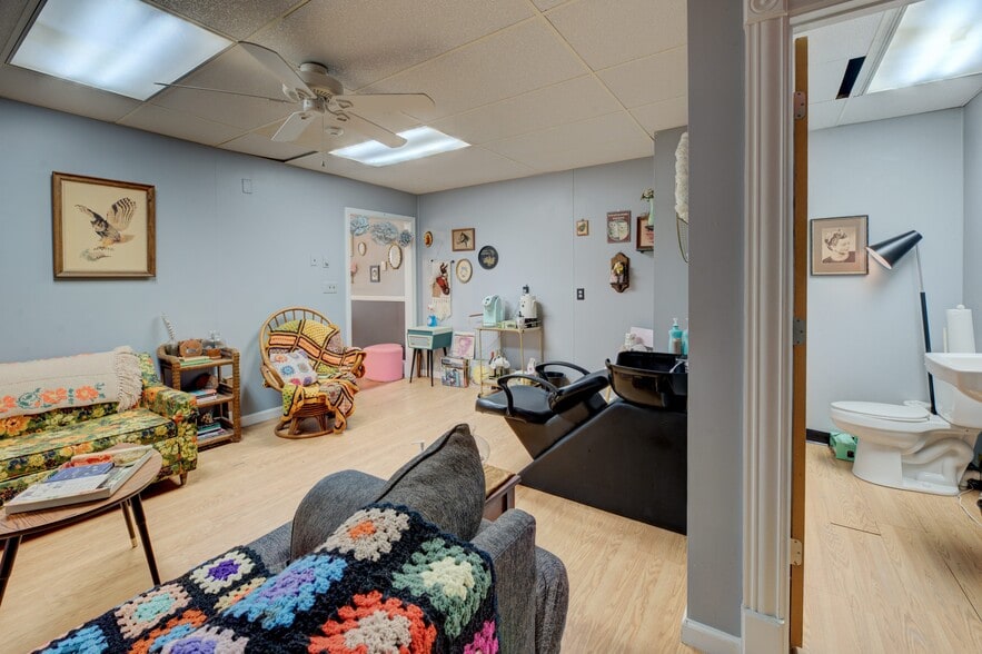More Photos Of 257 Warren Ave, East Providence Storefront For Sale