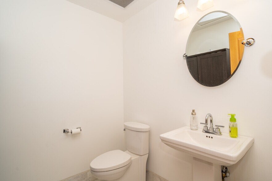 More Photos Of 2342 Washington Blvd, Ogden Storefront Retail Office For Lease