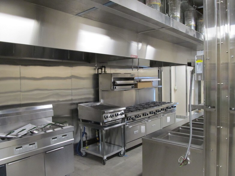 More Photos Of 1101 Sophia St, Fredericksburg Restaurant For Lease