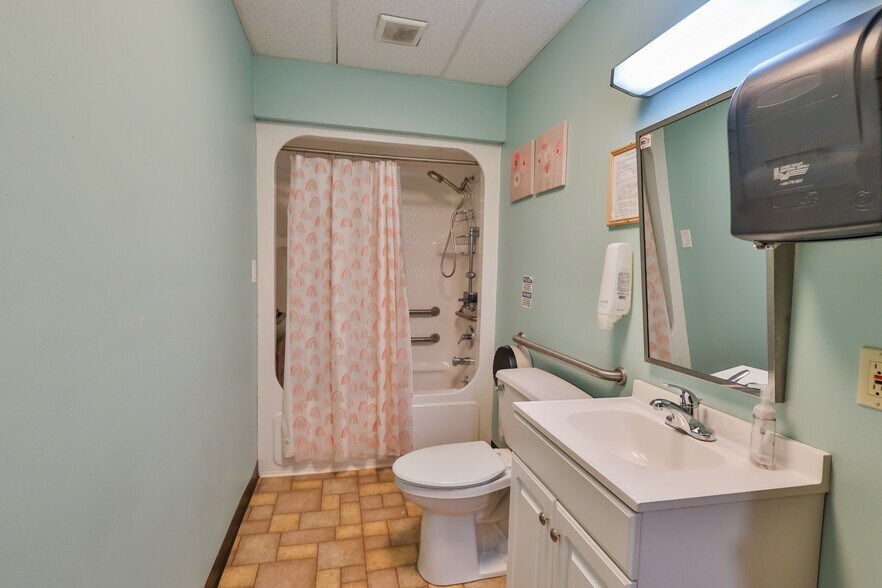 More Photos Of 541 Seneca St, Fountain Hill Healthcare For Sale