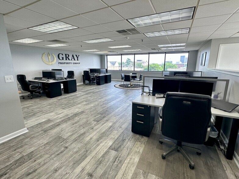 More Photos Of 1650 Elm St, Manchester Medical For Sale