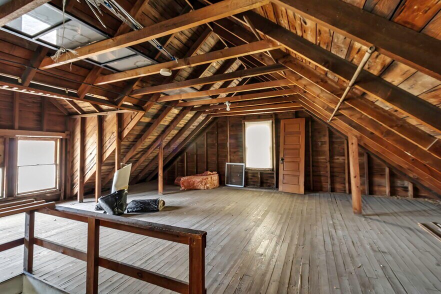 More Photos Of 646 Cayuga Dr, Niagara Falls Religious Facility For Sale