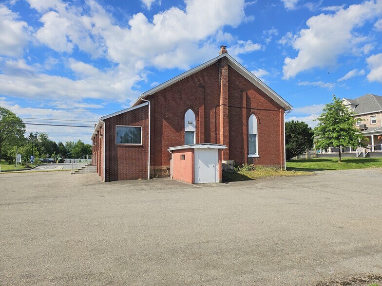 More Photos Of 662 New Castle Rd, Butler Office For Sale