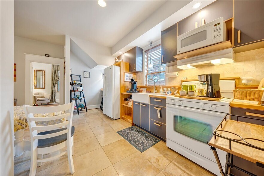 More Photos Of 1526 Franklin Rd SW, Roanoke Hospitality For Sale