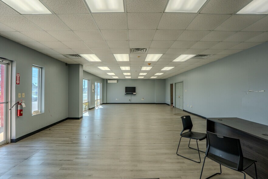 More Photos Of 804 Beltline Rd SW, Decatur Freestanding For Lease