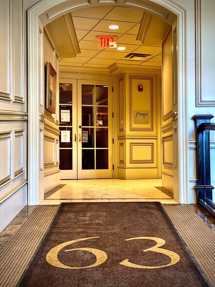 More Photos Of 63 Kercheval Ave, Grosse Pointe Farms Office For Lease