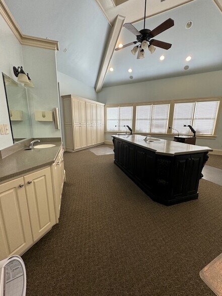 More Photos Of 4330 S Lee St, Buford Medical For Sale