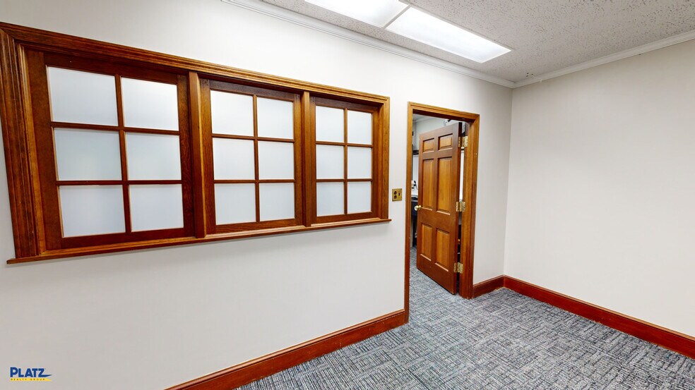 More Photos Of 3516 S Meridian Rd, Youngstown Bank For Sale